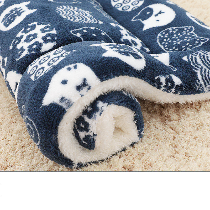 KFX-2836413 Pet Blanket for Cats and Dogs - Soft Coral Fleece, Moisture-Resistant, Non-Slip Design, Machine Washable