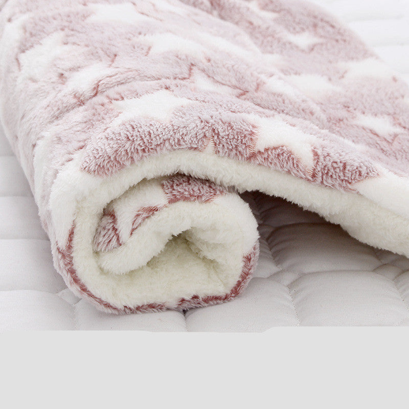 KFX-2836413 Pet Blanket for Cats and Dogs - Soft Coral Fleece, Moisture-Resistant, Non-Slip Design, Machine Washable