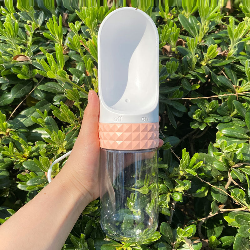 KFX-2884669 Portable Dog Water Bottle Dispenser with Easy Lock Feature for Outdoor Travel and Hydration
