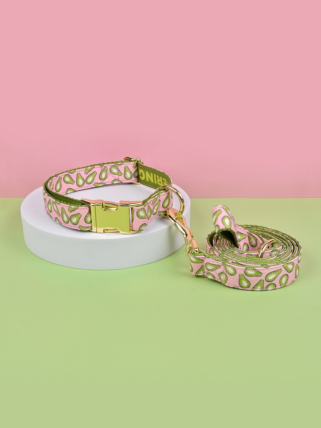 KFX-2980925 Double-sided Pet Collar with Haulage Rope in Various Fun Colors for Dogs and Cats