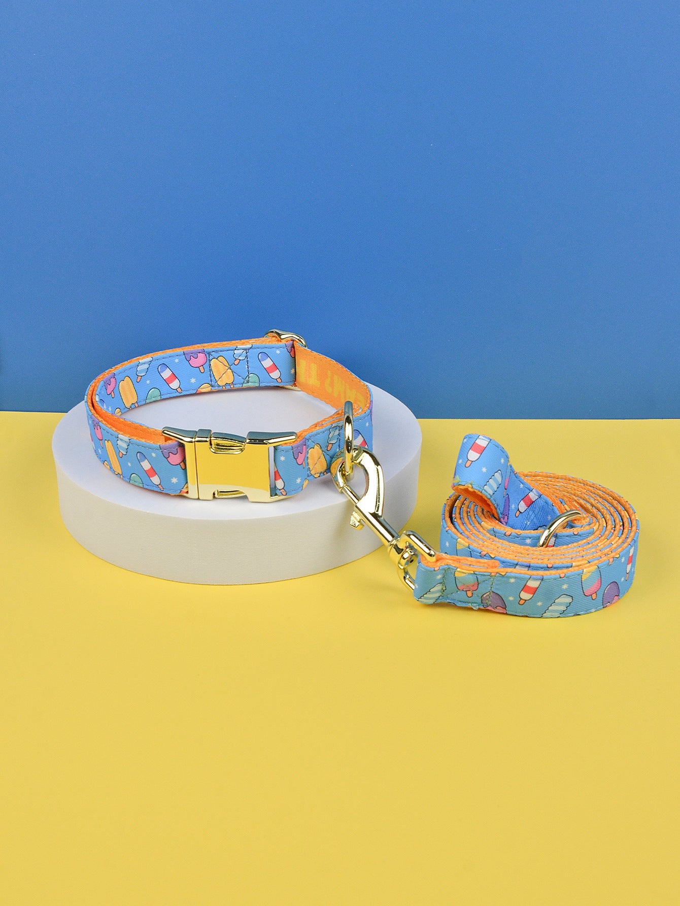 KFX-2980925 Double-sided Pet Collar with Haulage Rope in Various Fun Colors for Dogs and Cats