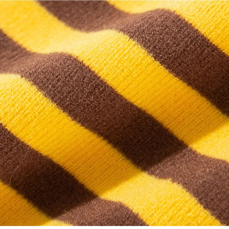 KFX-3035709 Cozy Dog and Cat Pajamas for Winter - Soft, Warm One-Piece Suits with Bee Design