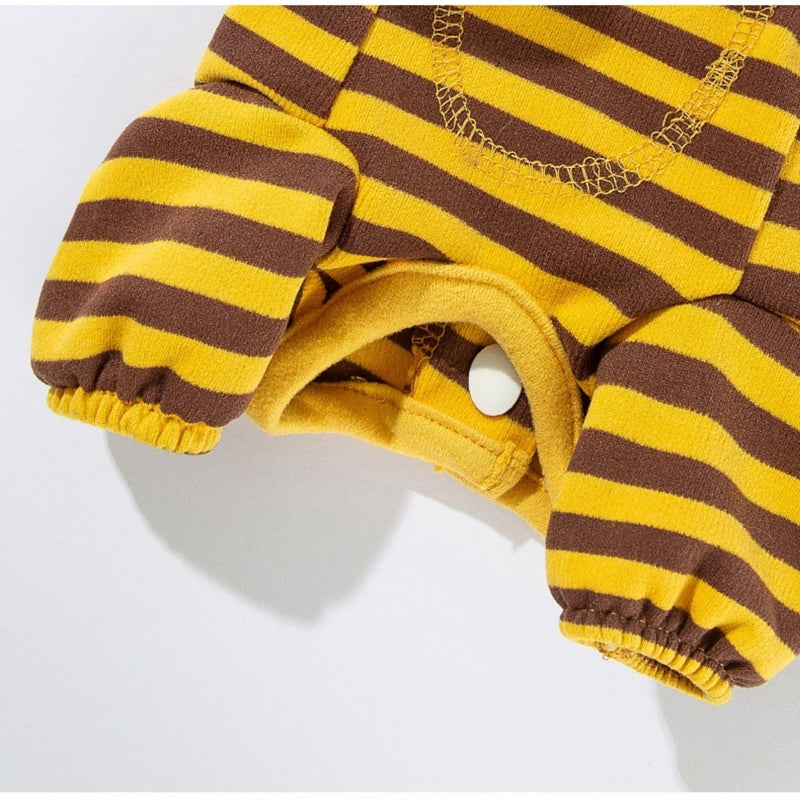 KFX-3035709 Cozy Dog and Cat Pajamas for Winter - Soft, Warm One-Piece Suits with Bee Design