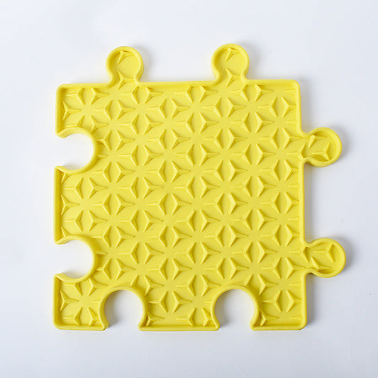 KFX-3040701 Colorful Pet Silica Gel Lick Mat with Suction Cups for Mess-Free Treat Time