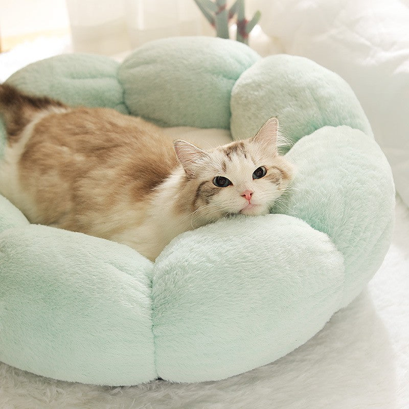 KFX-3424445 Plush Round Flower-Shaped Doghouse in Light Pink, Light Green, and Gray - Soft Cloth Pet Nest