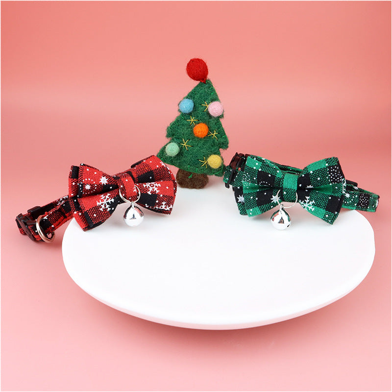 KFX-3453373 Festive Christmas Cat Collar with Detachable Buffalo Plaid Bowtie - Soft and Flexible Design