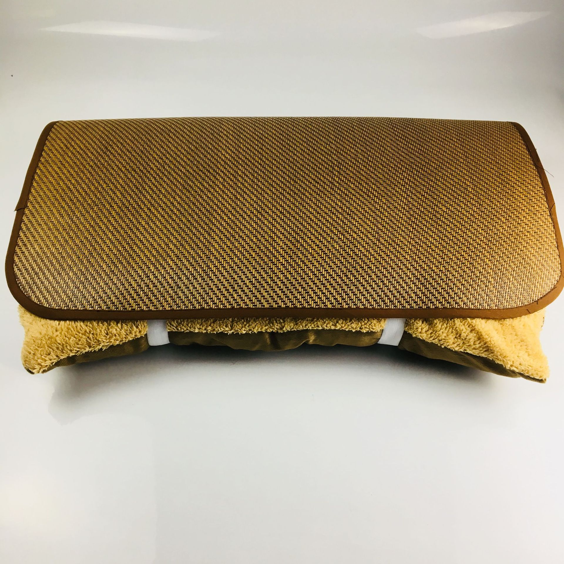 KFX-3609533 Lamb Cashmere Pet Bed - Comfortable and Cozy Mat for Dogs and Cats, Available in Three Sizes