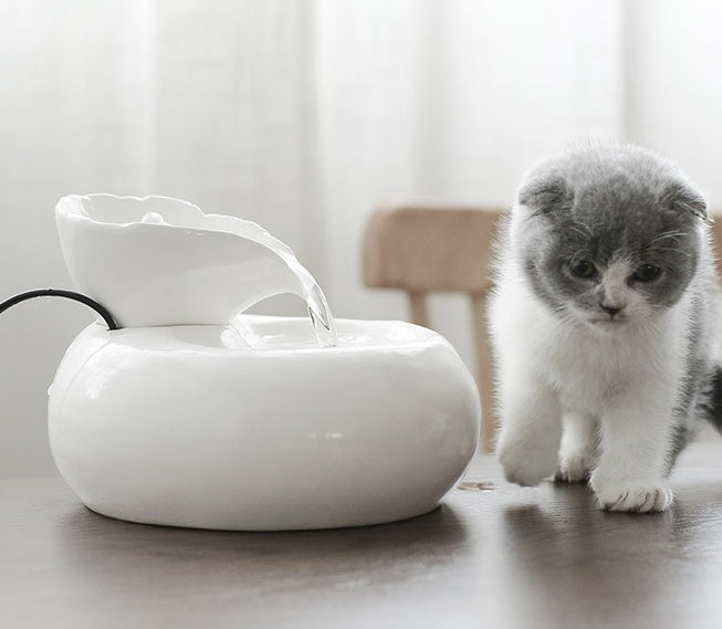 KFX-3638333 Ceramic Automatic Cat Water Dispenser with Filtration System - White and Pink