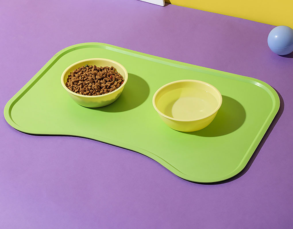 KFX-3655613 Waterproof Silicone Pet Placemat for Dogs and Cats - Easy to Clean Anti-Overflow Design, Available in Green, Pink, Yellow