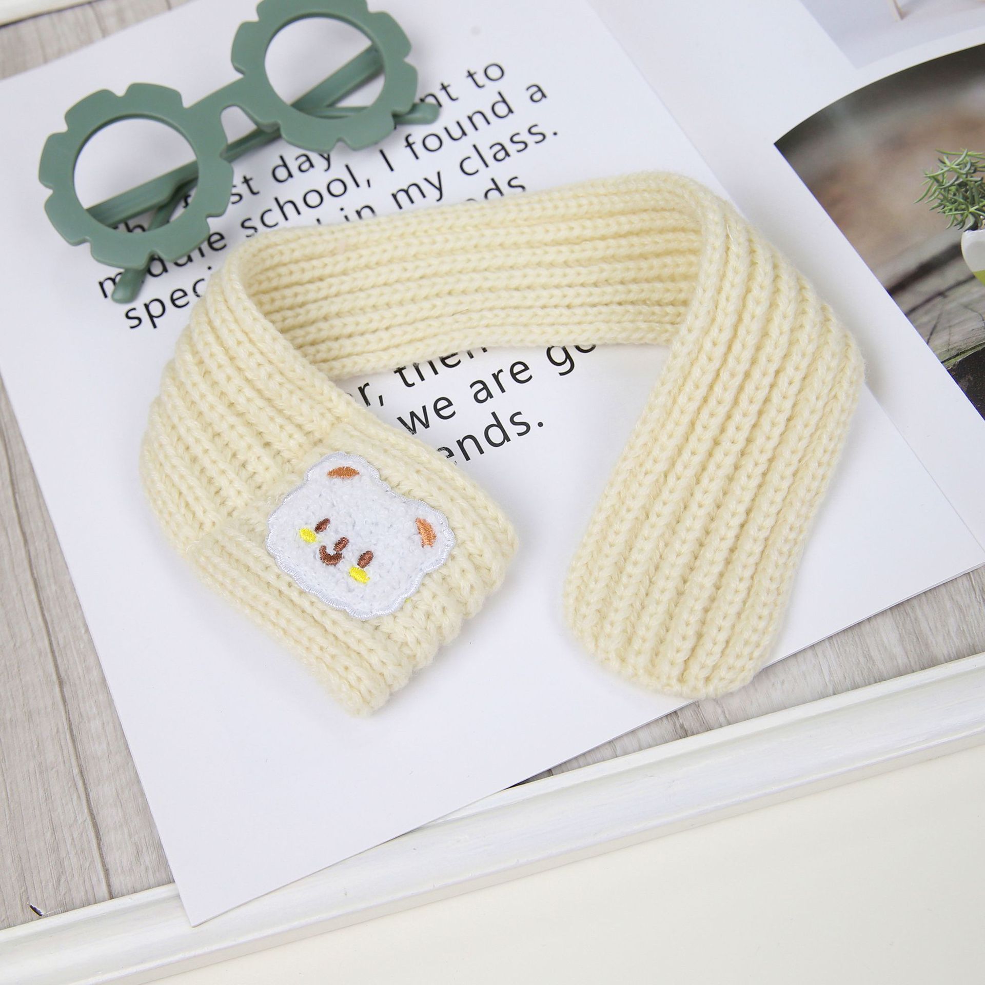 KFX-3758397 Fashionable Monochrome Pet Scarf in Ivory White and Red - Small & Large Sizes Available