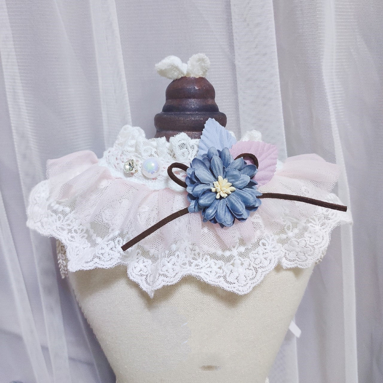 KFX-3809469 Cute Lace Bib for Small to Large Dogs and Cats in Beige, Pink, Apricot, and Malachite Green