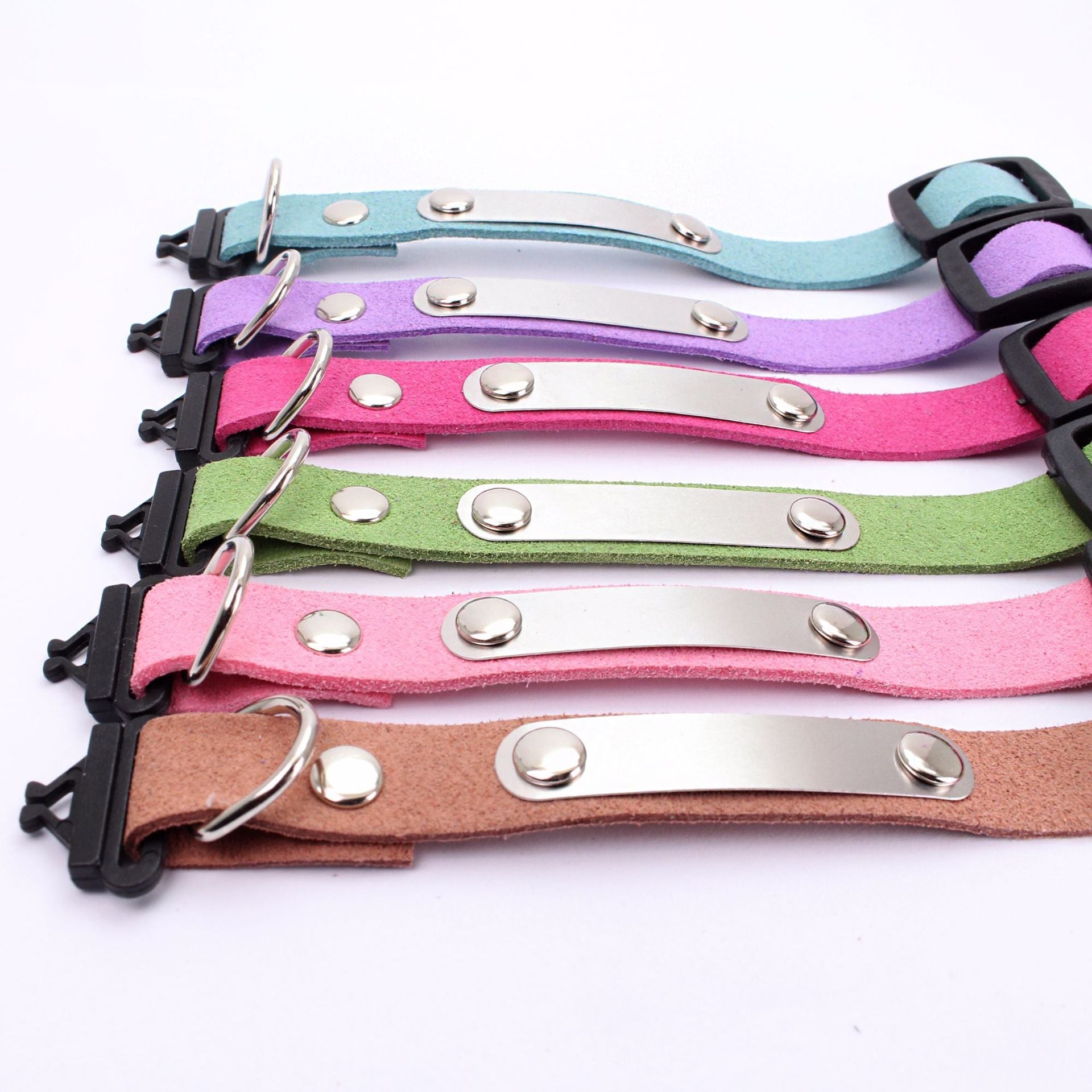 KFX-3813821 Light-Reflecting Monochrome Pet Collar for Cats - Safety Design in Brown, Black, Red, Purple, Dark Blue