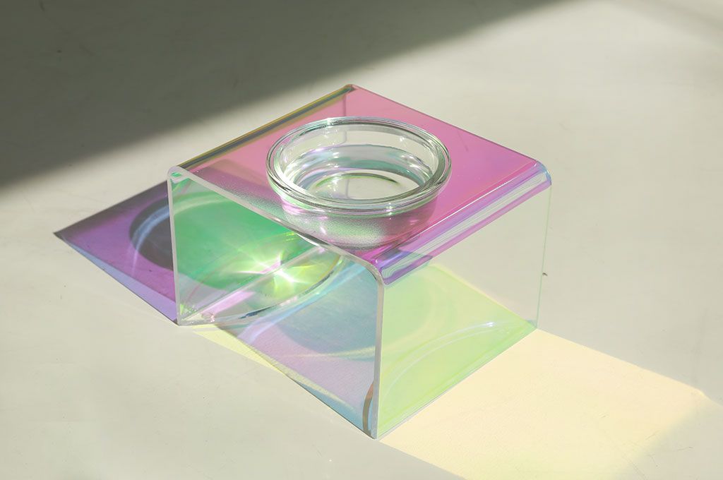 KFX-3817789 Dazzling Acrylic Pet Feeding Bowl for Small Dogs and Cats, Anti-Slip Design, Easy to Clean