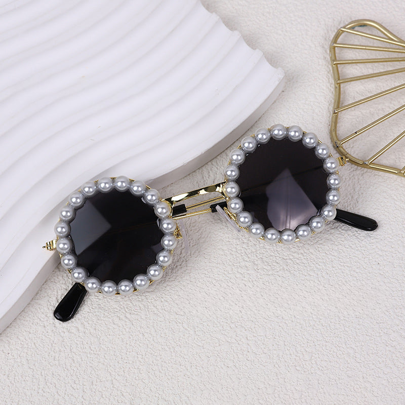 KFX-3820861 Pearl-Rimmed Round Sunglasses for Cats and Dogs - Stylish Costume Accessory for Parties and Celebrations