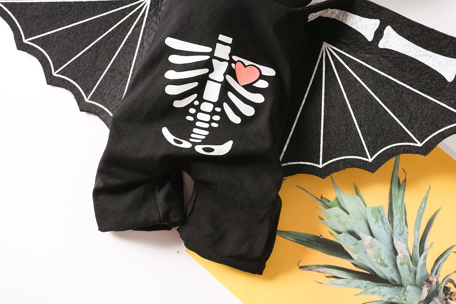 KFX-3843005 Stylish Black Bat Costume for Dogs - Transforming Pet Outfit in Various Sizes