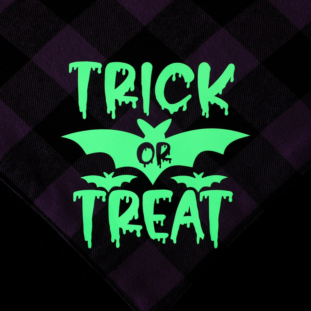 KFX-3889469 Luminous Halloween Pet Saliva Towel in Plaid Design with Pumpkin, Bat, and Castle Patterns