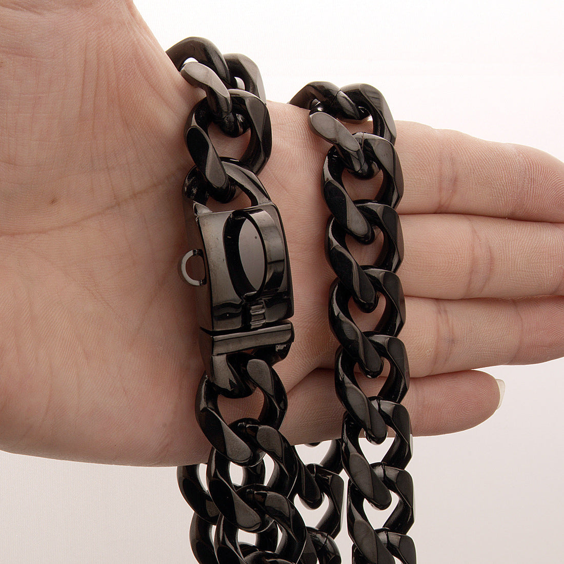 KFX-3935165 Titanium Steel Dog Chain Collar with Polished Finish and Vacuum Plating