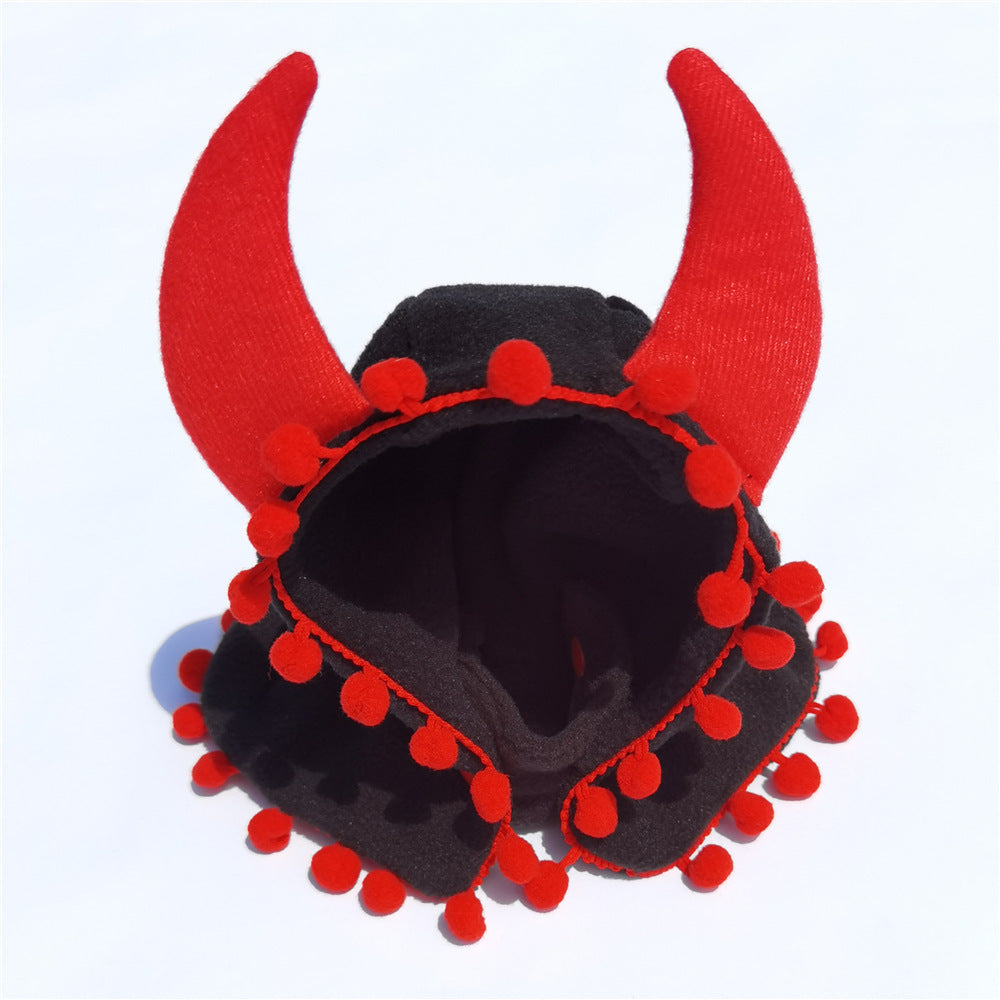 KFX-3935549 Cozy Fleece Hooded Pet Cloak for Halloween and Christmas in Black, Red, and Yellow