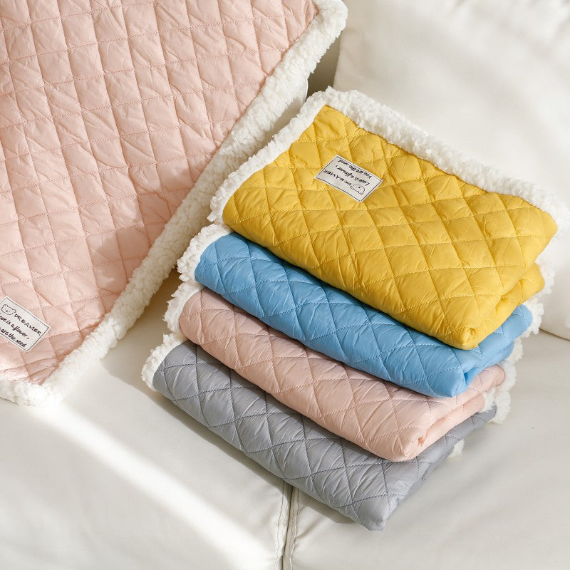 KFX-3956285 Warm Terry Pet Blanket for Cats - Quilted Cushion in Blue, Pink, Yellow, and Gray - Sizes M, L, XL