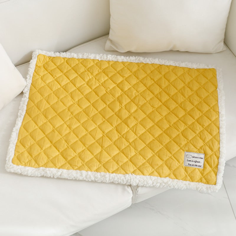 KFX-3956285 Warm Terry Pet Blanket for Cats - Quilted Cushion in Blue, Pink, Yellow, and Gray - Sizes M, L, XL