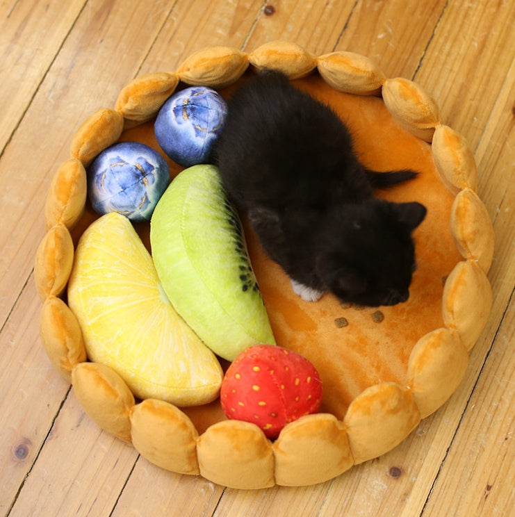 KFX-4069053 Cozy Winter Fruit Pie Pet Bed for Cats and Dogs, Washable Cushion 42x42cm