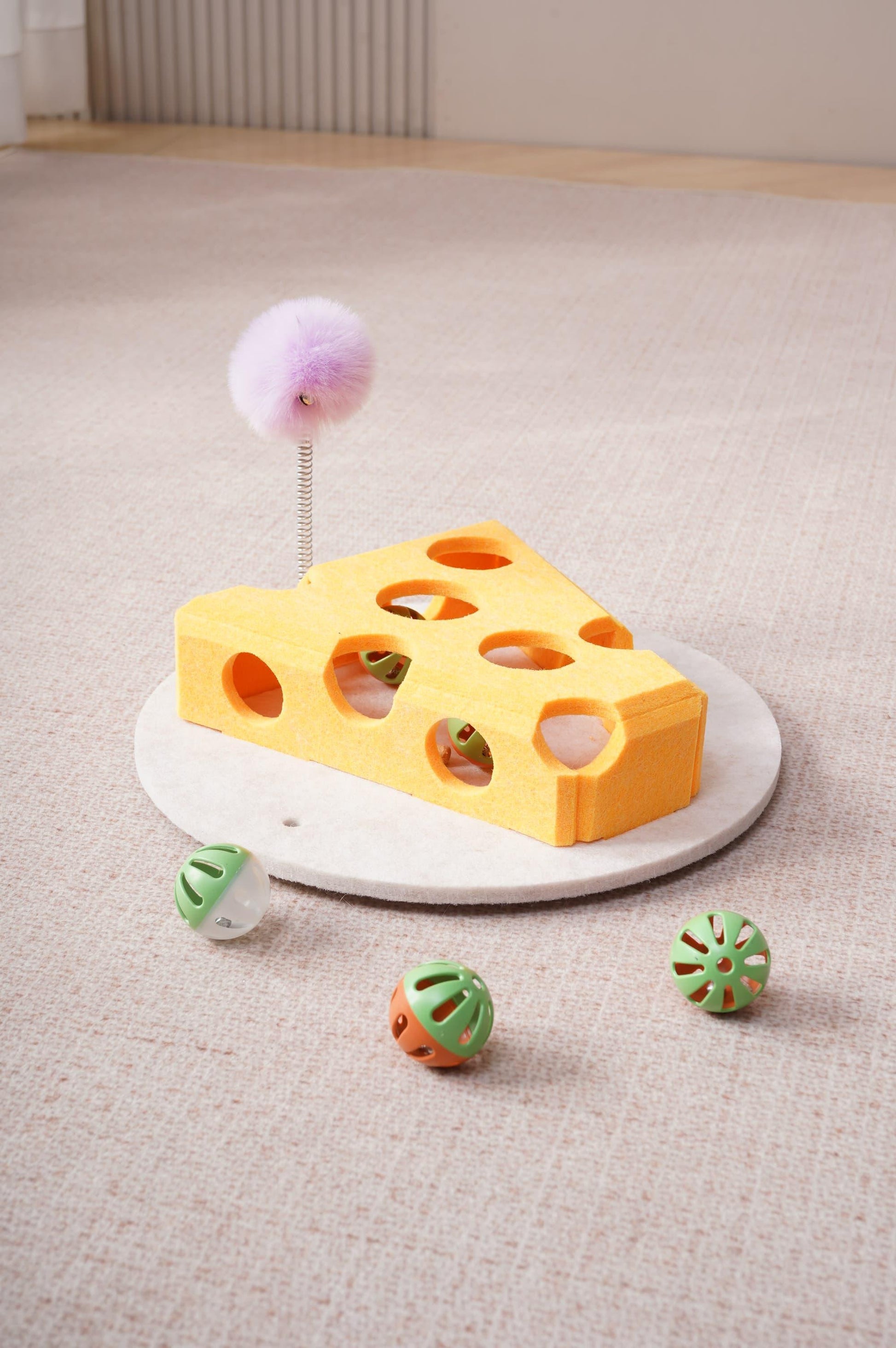KFX-4200125 Interactive Cat Puzzle Toy with Suction Cup Base and Spring Teaser for Engaging Solo Play