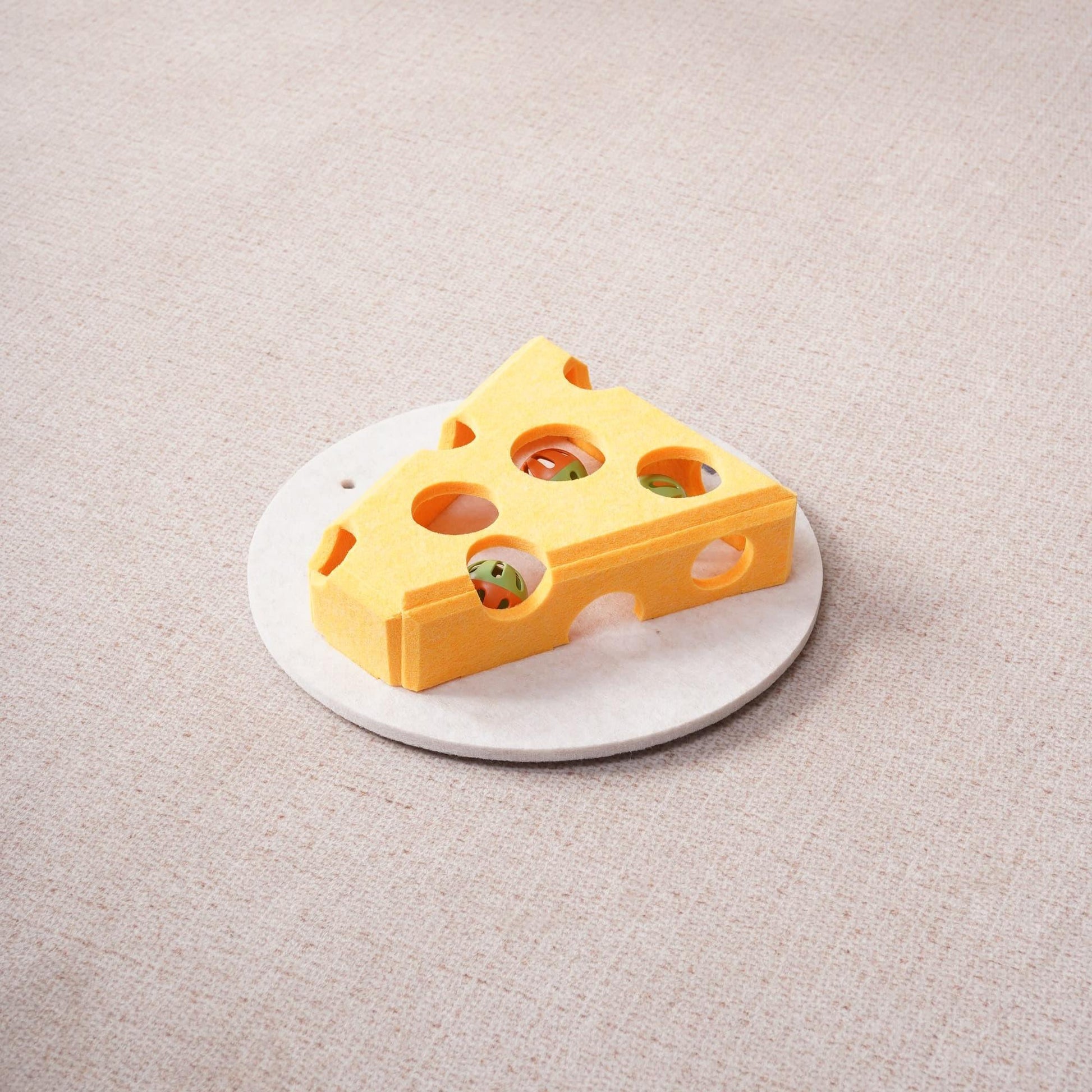 KFX-4200125 Interactive Cat Puzzle Toy with Suction Cup Base and Spring Teaser for Engaging Solo Play