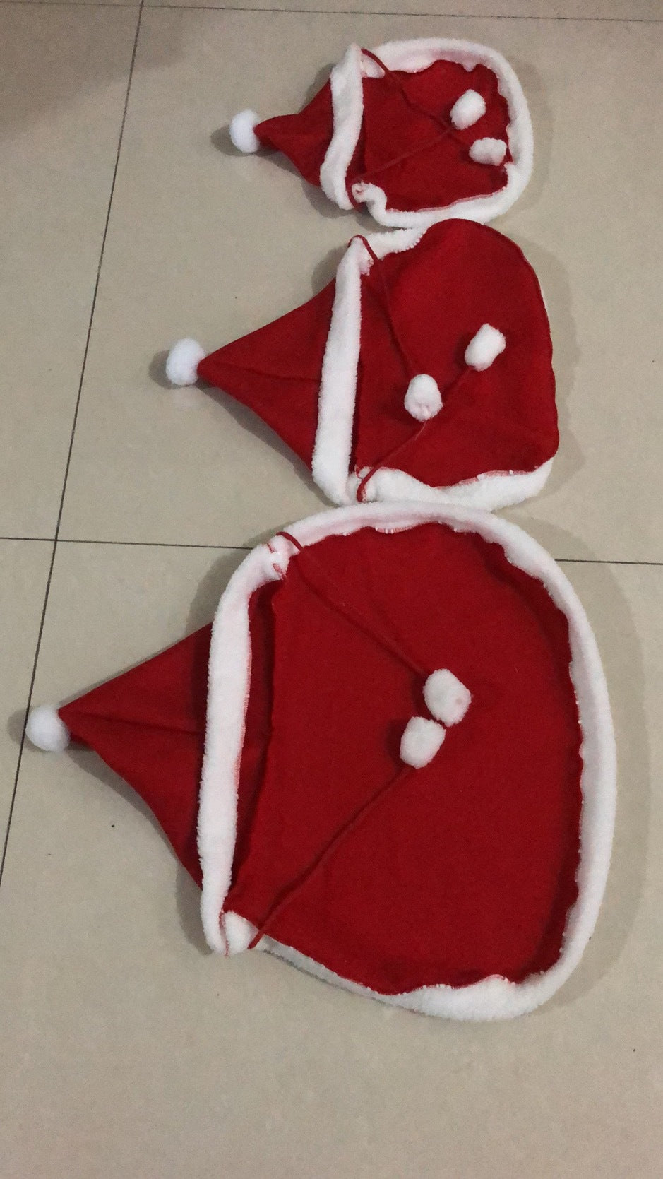 KFX-4209213 Red Pet Cloak for Cats and Small Dogs - Soft Christmas Dress for Festive Occasions