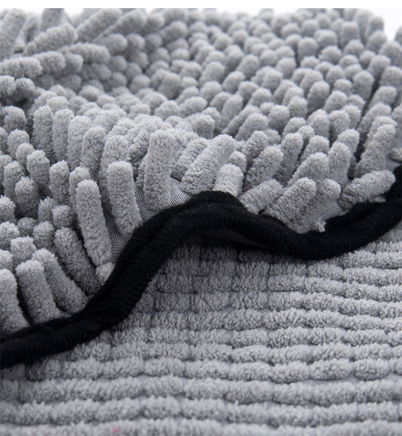 KFX-4281789 Super Absorbent Microfiber Towel for Dogs and Cats – Quick-Drying Pet Bathrobe with Double Pockets, Chenille Material, 62x23cm