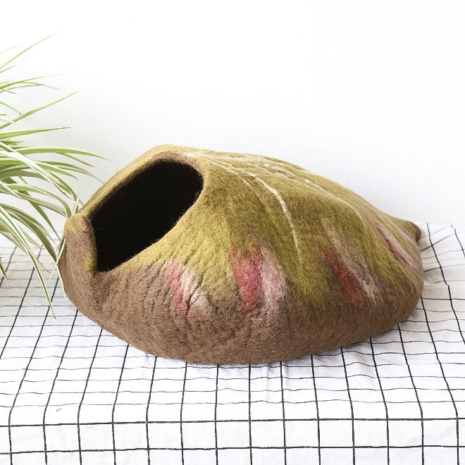 KFX-4455741 Wool Felt Cat House - Various Designs for Cozy Cat Napping