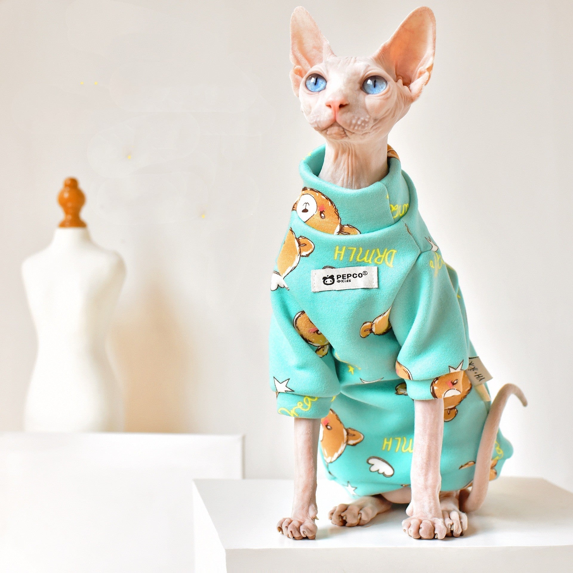KFX-4481085 Warm and Soft Milk Silk Cotton Pet Clothes for Cats in Various Sizes
