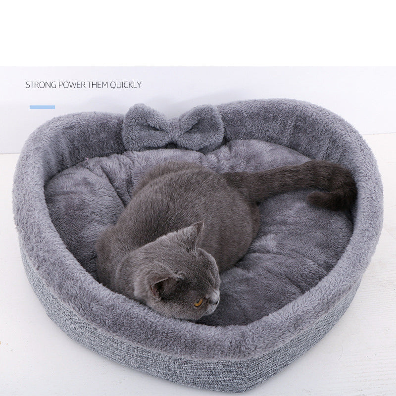 KFX-4509757 Heart-Shaped Pet Nest Bed for Small and Medium Cats and Dogs in Linen and Arctic Wool