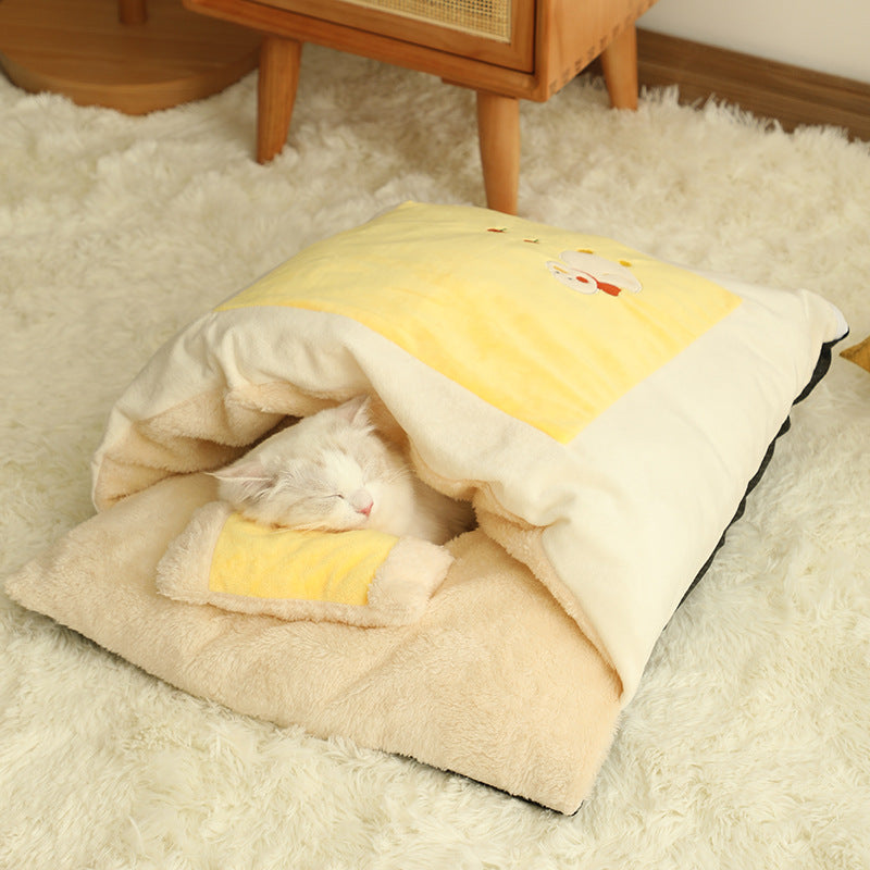 KFX-4571325 Cozy Semi-Enclosed Cat Nest with Warm Quilted Sleeping Bag Design