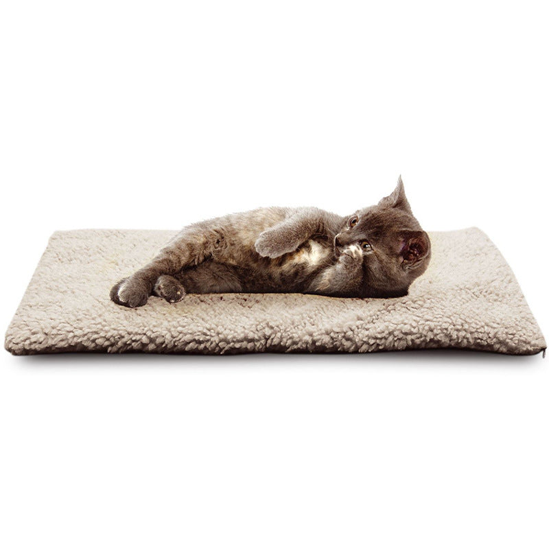 KFX-4578877 Self-Heating Pet Mat for Cats and Dogs, Hand Sewn with Lamb Hair and Tin Foil, 64x49cm (Small) / 90x64cm (Large)