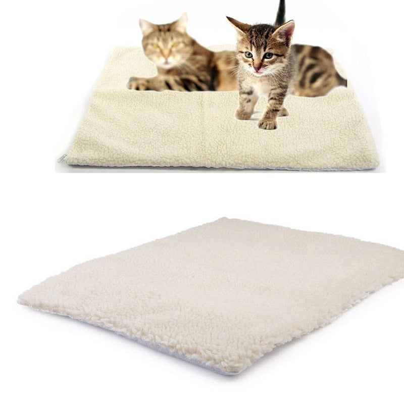 KFX-4578877 Self-Heating Pet Mat for Cats and Dogs, Hand Sewn with Lamb Hair and Tin Foil, 64x49cm (Small) / 90x64cm (Large)
