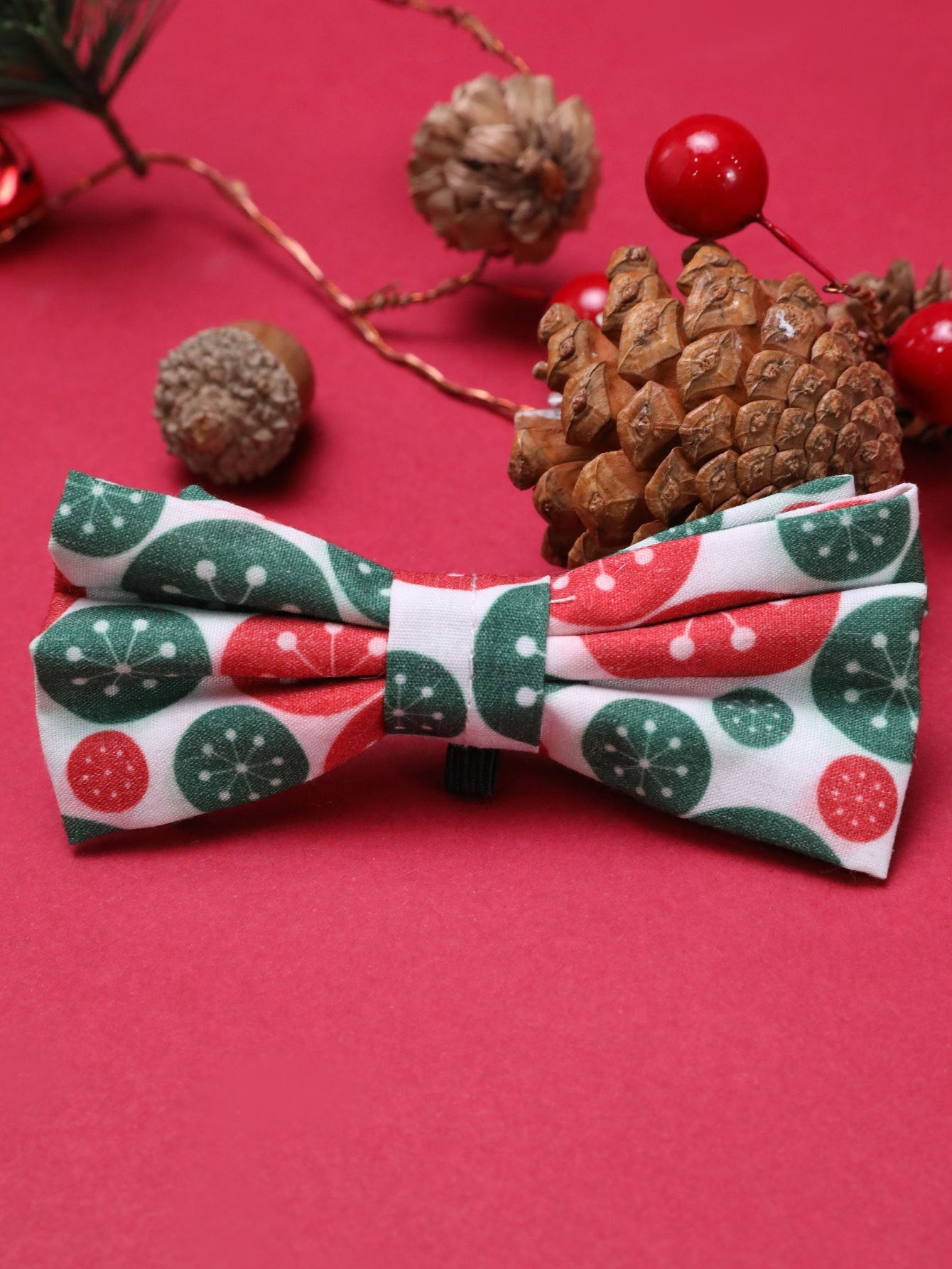 KFX-4622909 Christmas-Themed Dog Bib Accessories Set with Scarves, Bow Ties, and Socks in Various Colors