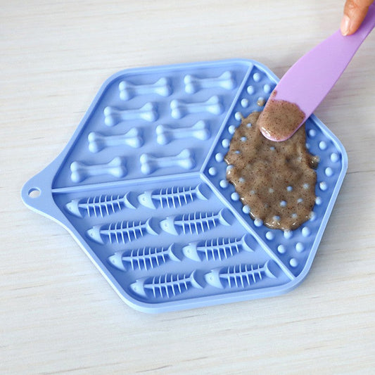 KFX-4627261 Silicone Dog Lick Pad for Puppies - High & Low Temperature Resistant, 17.5cm