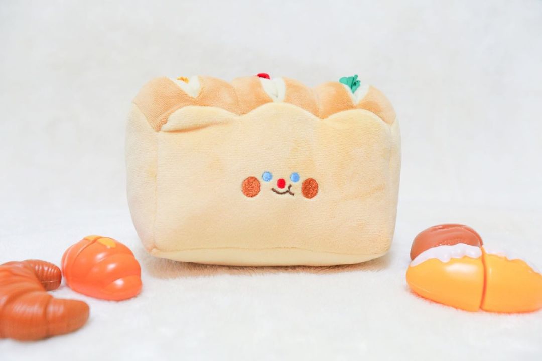 KFX-4702013 Tibetan Plush Bread Toast Toy with Food Hiding Strips and Rustling Paper