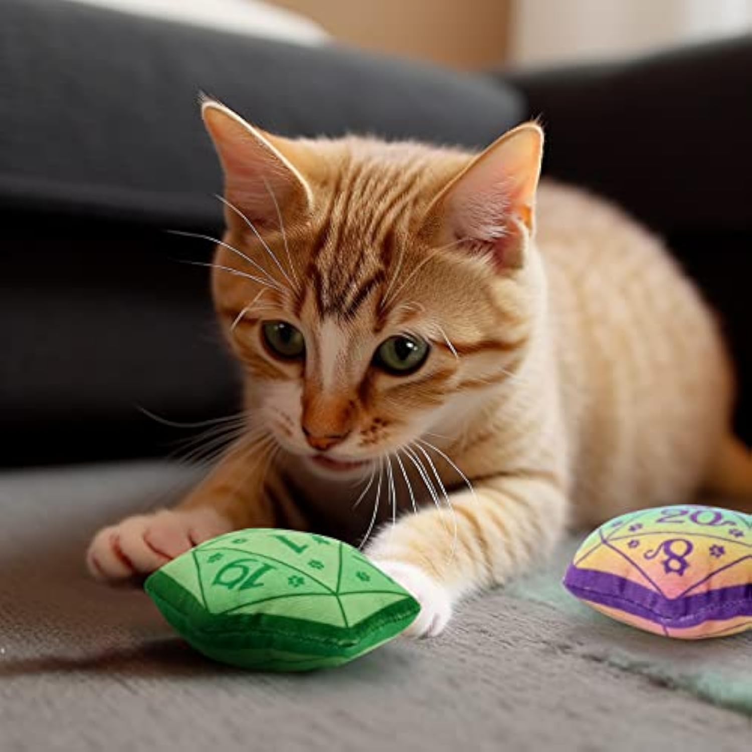 KFX-4726845 Catnip Dice Toy for Interactive Play, Soft Plush Teething Chew for Cats and Kittens, Ideal Gift for Cat Lovers