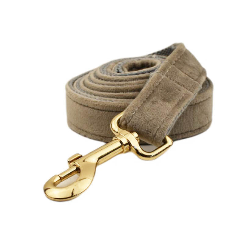 KFX-4871229 Stylish Velvet Pet Collar and Traction Rope Set with Bow and Flower Accessories