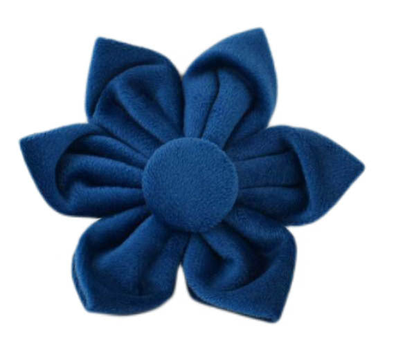 KFX-4871229 Stylish Velvet Pet Collar and Traction Rope Set with Bow and Flower Accessories