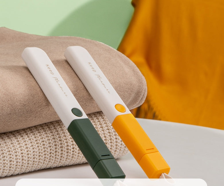KFX-4921789 Electrostatic Hair Removal Brush for Clothes - ABS+TPR, Compact & Lightweight, Available in Yellow, Green, Pink