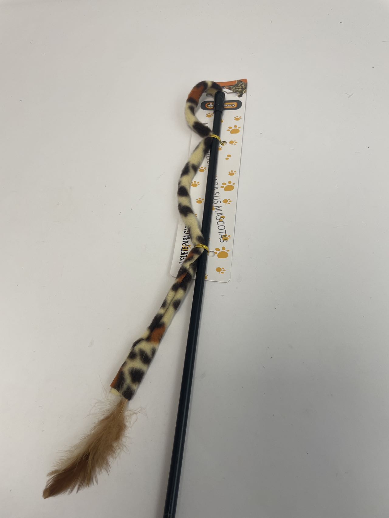 KFX-4980797 Whimsical Cat Toy for Interactive Play and Endless Fun