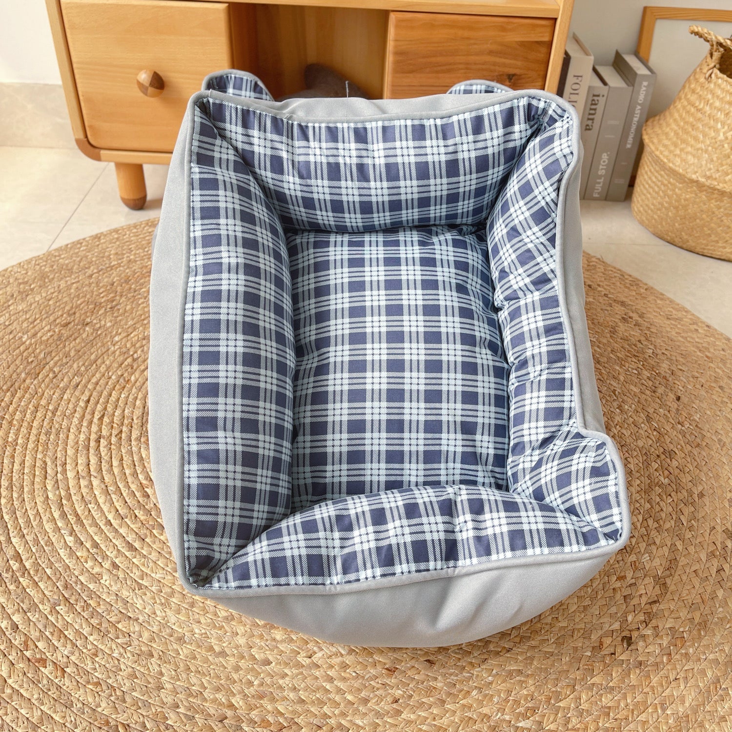 KFX-5062845 All-Season Pet Cushion - Soft and Comfortable Bedding for Small to Large Pets