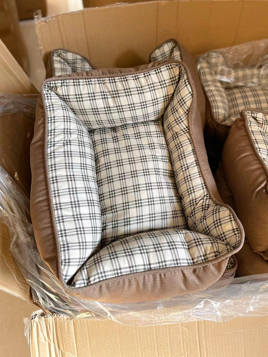KFX-5062845 All-Season Pet Cushion - Soft and Comfortable Bedding for Small to Large Pets
