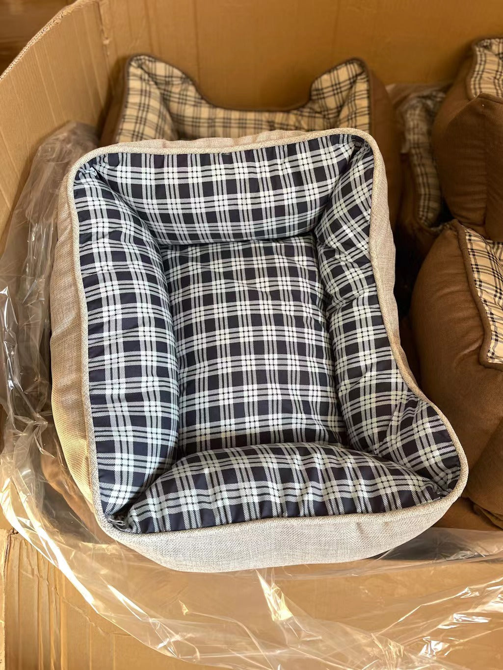 KFX-5062845 All-Season Pet Cushion - Soft and Comfortable Bedding for Small to Large Pets