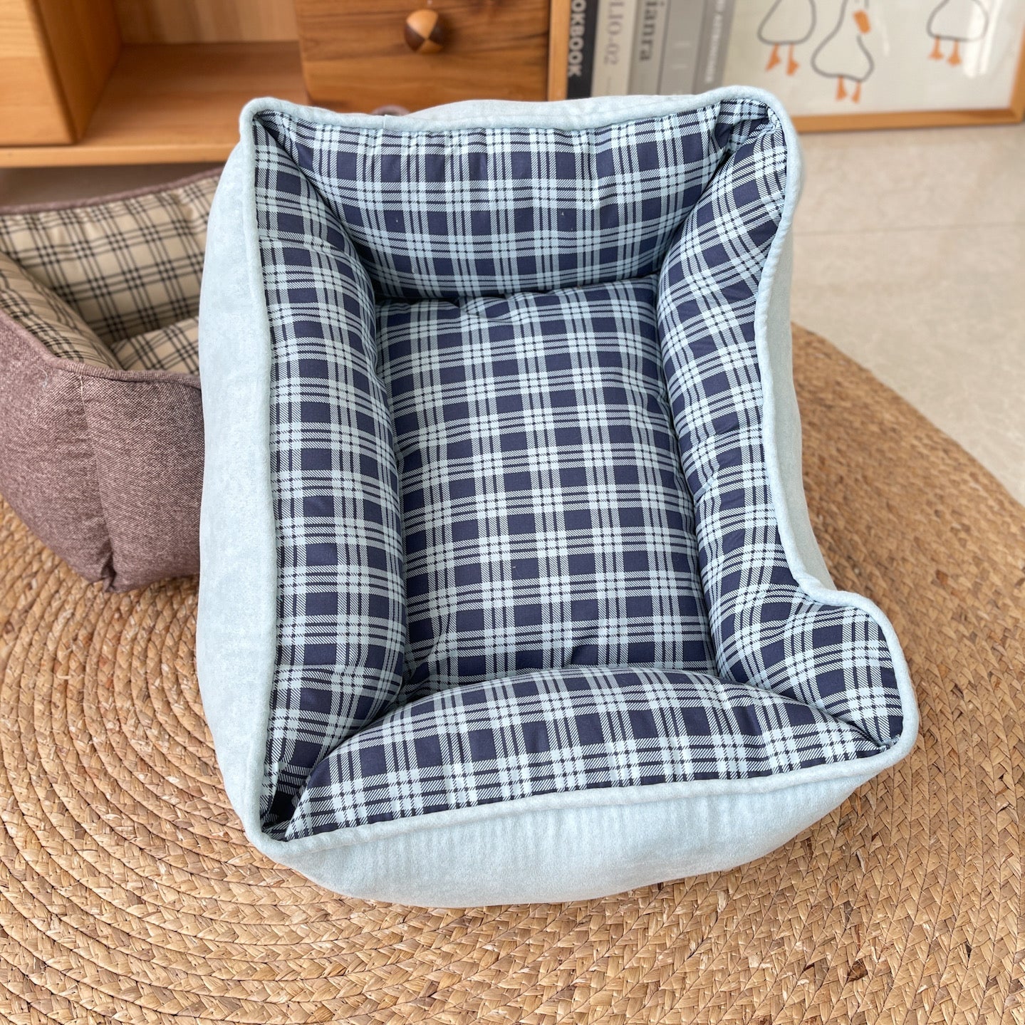 KFX-5062845 All-Season Pet Cushion - Soft and Comfortable Bedding for Small to Large Pets