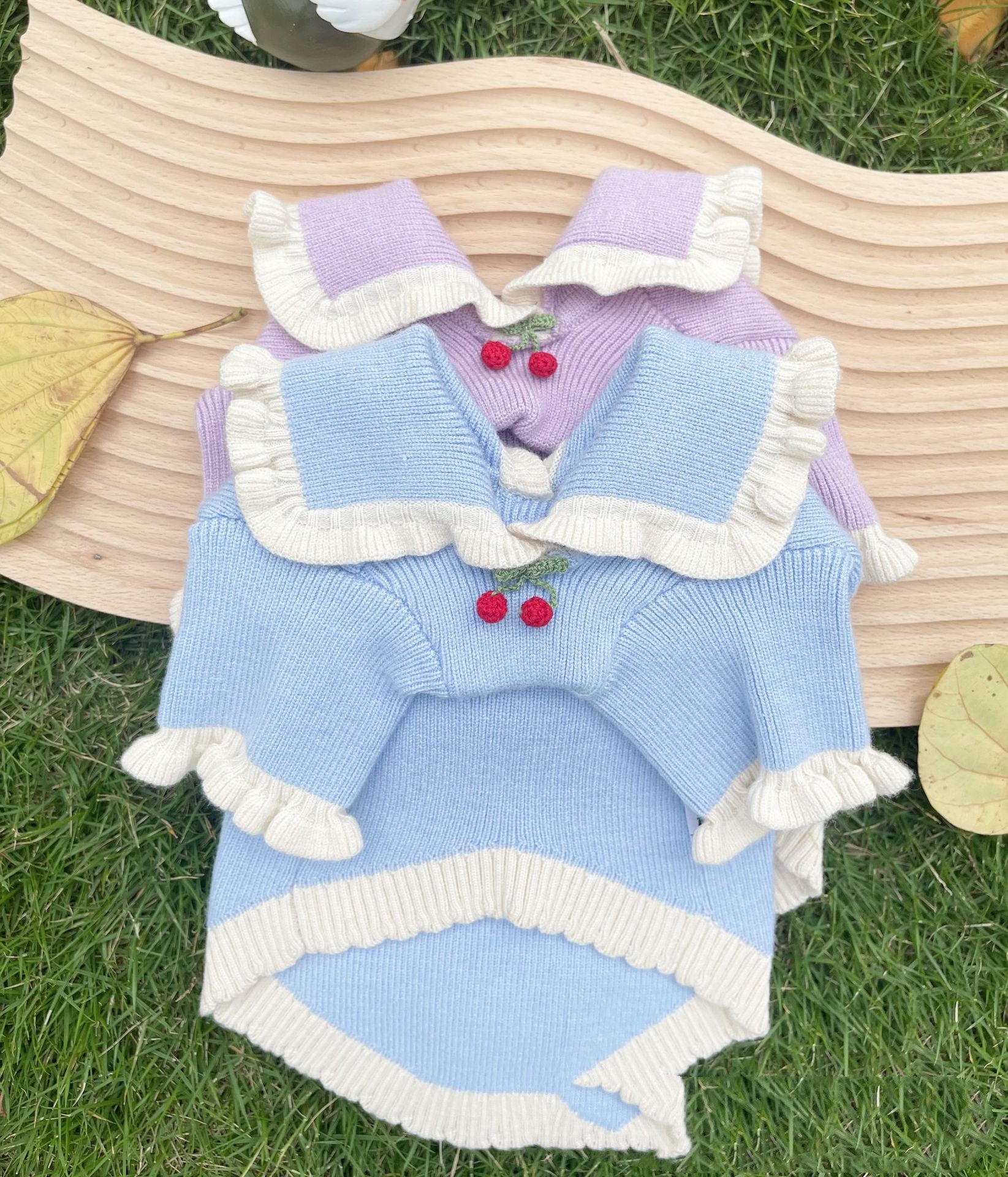 KFX-5063357 Handmade Wool Coat for Dogs - Casual Strawberry Ball Design, Warm Sweater for All Sizes