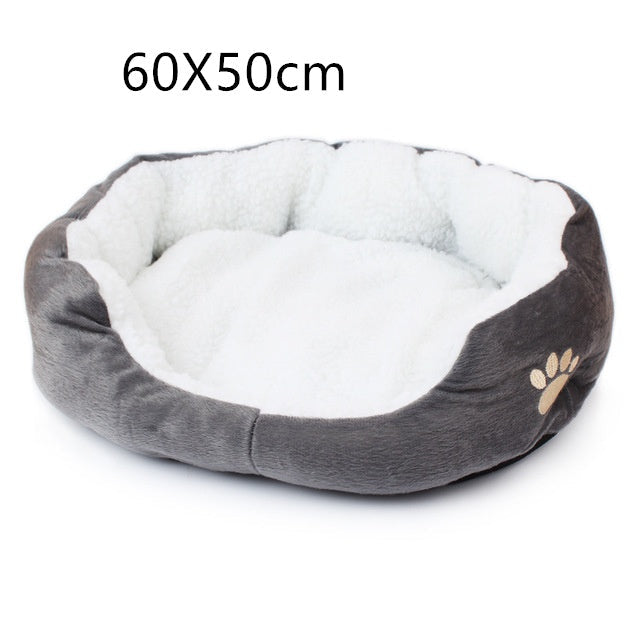 KFX-5066813 Cozy Fleece Pet Bed for Small Dogs and Cats - Soft and Comfortable 50x40cm