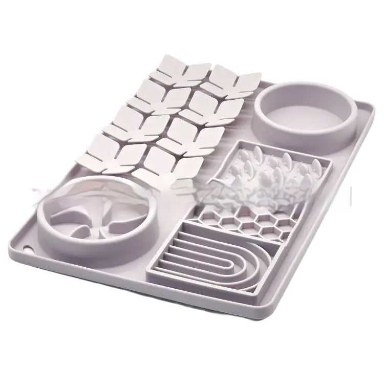 KFX-5080253 Silicone Slow Food Licking Mat with Suction Cup for Dogs - Versatile Pet Tableware